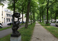 Maliebaan | Een laan van 1 kilometer lang, net even buiten de singels van de stad Utrecht, met aan beide kanten fraaie herenhuizen en stadspaleizen.